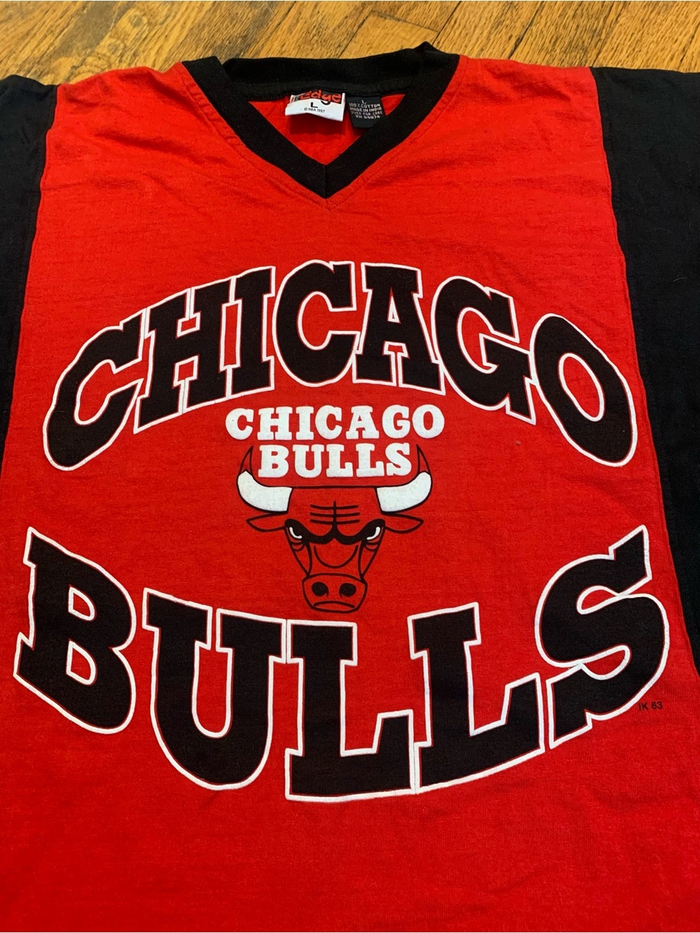 Vintage 1997 Chicago Bulls NBA V Neck Shirt - Picture 2 of 8